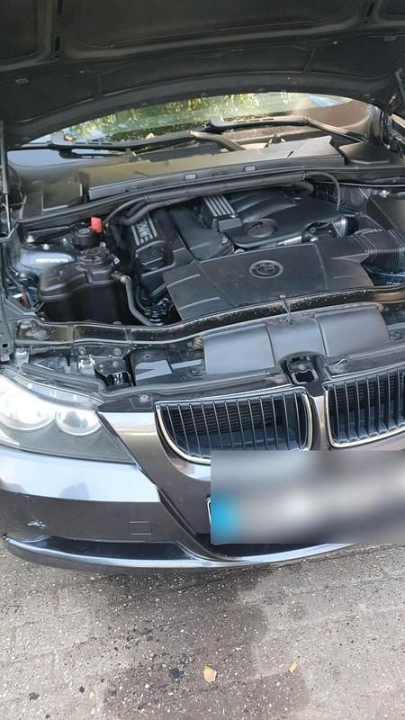 Gebraucht BMW 320 150 PS (110 kW) 2006 Grau Kombi