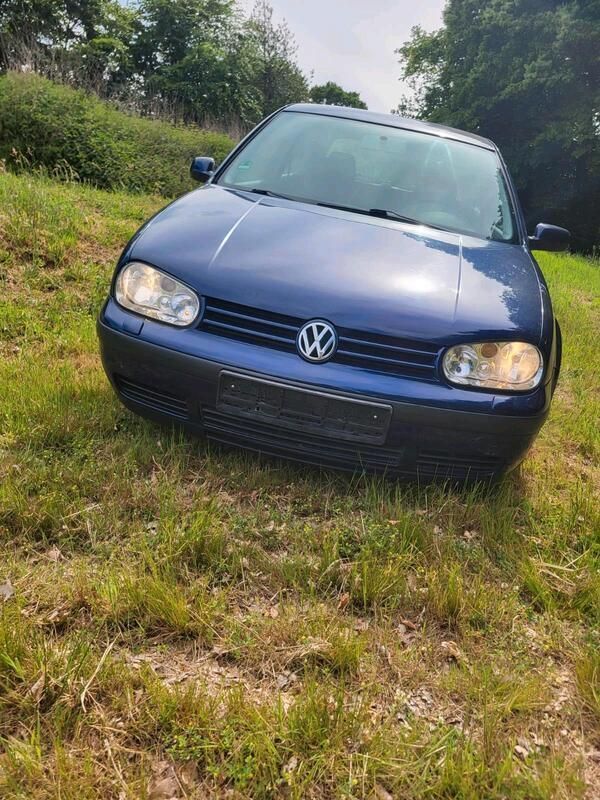 Schwarz Gebraucht 2000 VW Golf IV Limousine | 1.425 € (Superpreis) - Bild 1/4