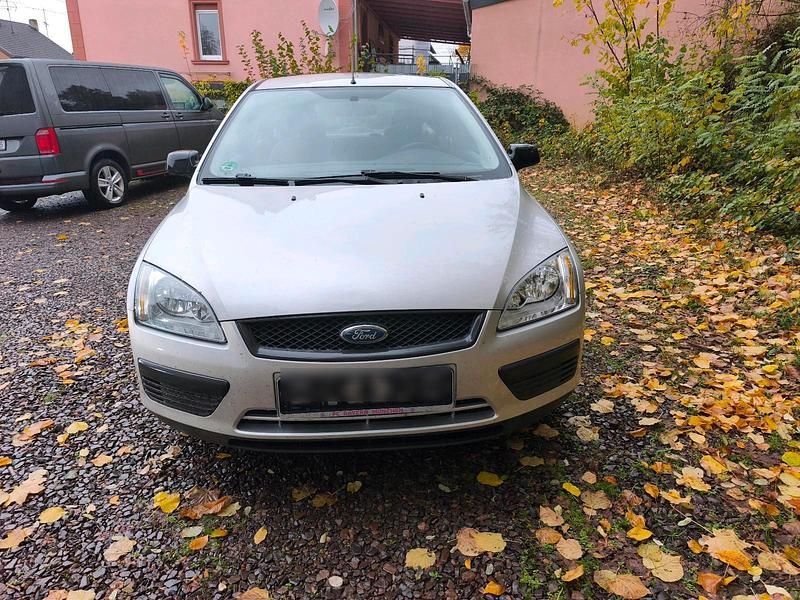 Silber Gebraucht 2006 Ford Focus Kleinwagen | 999 € (Guter Preis) - Bild 1/4