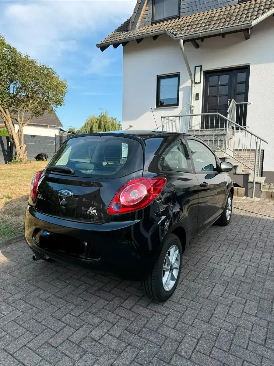 Gebraucht Ford Ka 69 PS (50 kW) 2014 Schwarz Kleinwagen