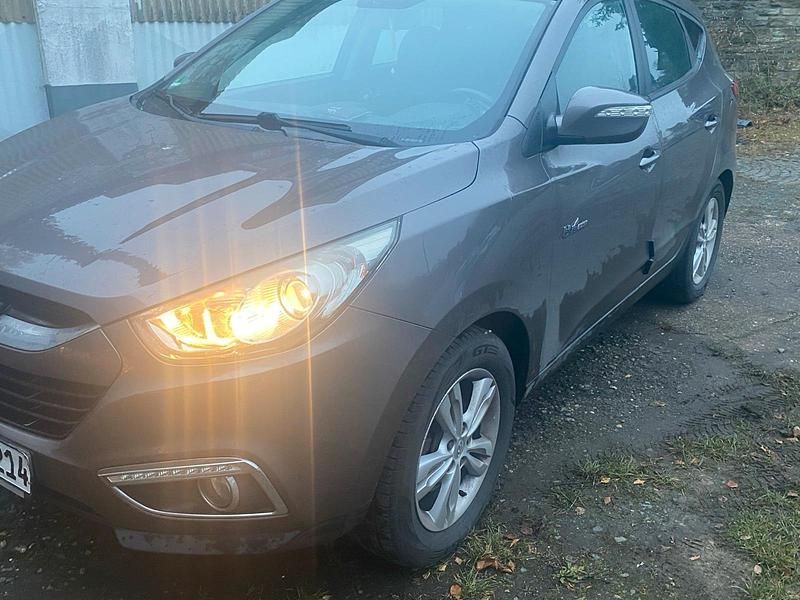 Braun Gebraucht 2013 Hyundai ix35 SUV | 8.300 € - Bild 1/4