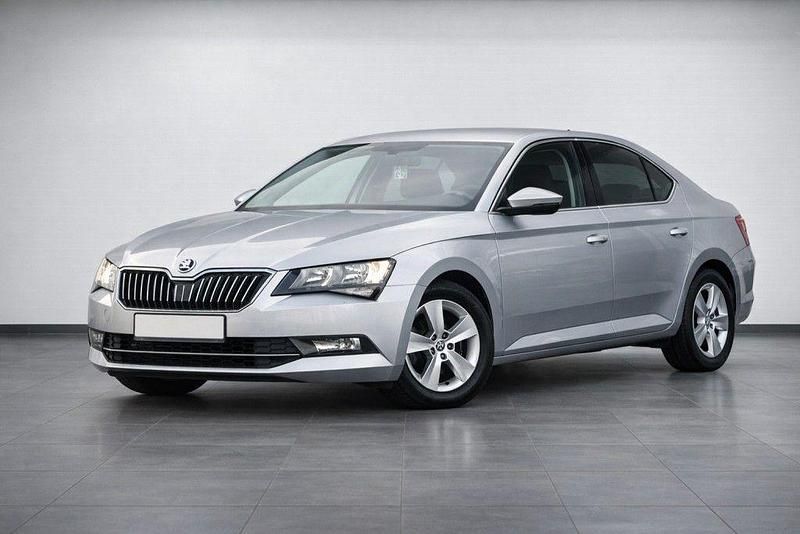 Gebraucht Skoda Superb 120 PS (88 kW) 2018 Silber Limousine
