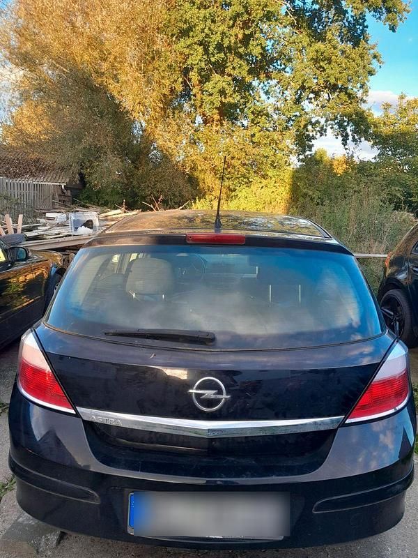 Schwarz Gebraucht 2006 Opel Astra Edition Limousine | 750 € (Superpreis) - Bild 1/4