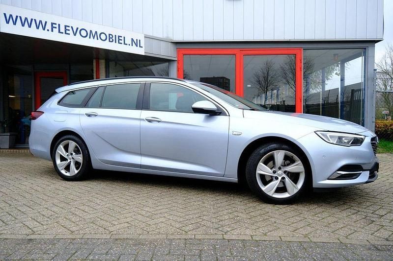 Gebraucht Opel Insignia Edition 140 PS (102 kW) 2017 Grau Kombi
