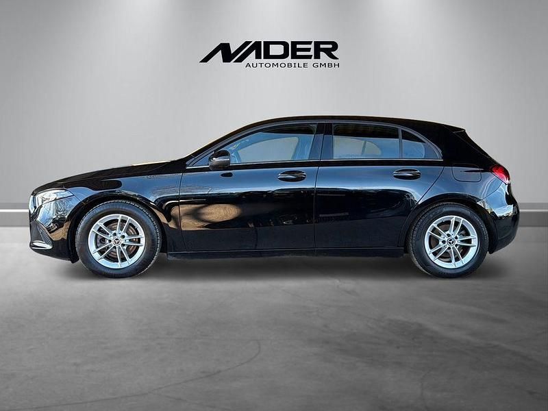 Gebraucht Mercedes A180 136 PS (100 kW) 2019 Schwarz Limousine