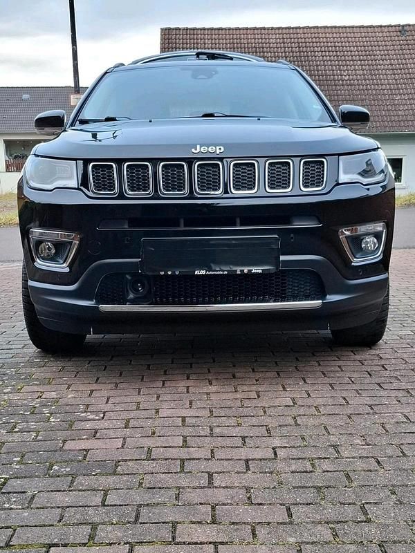 Schwarz Gebraucht 2018 Jeep Compass SUV | 17.500 € (Guter Preis) - Bild 1/4