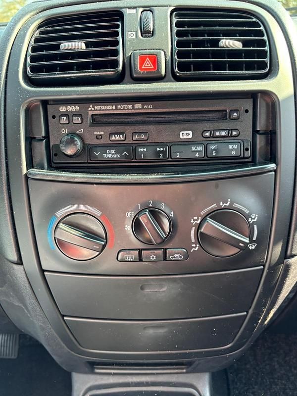 Gebraucht Mitsubishi Space Star 105 PS (77 kW) 2004 Andere farben Van / Kleinbus