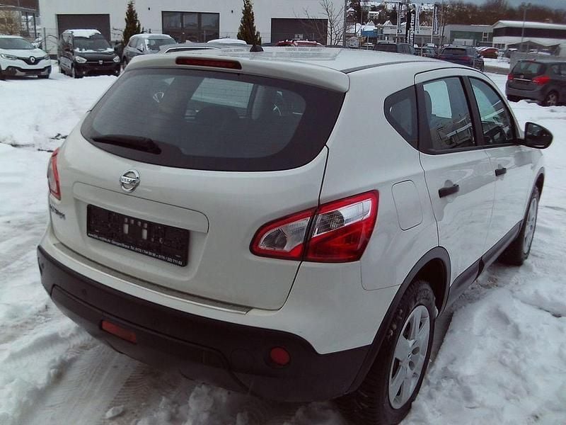 Gebraucht Nissan Qashqai Visia 117 PS (86 kW) 2011 Weiß SUV