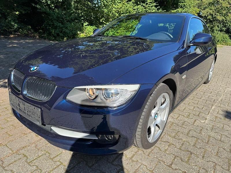 Blau Gebraucht 2011 BMW 320 Cabriolet Comfort Edition Cabrio | 9.950 € (Guter Preis) - Bild 1/4