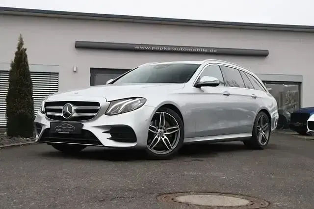 Gebraucht Mercedes E220 AMG line 194 PS (142 kW) 2017 Silber Kombi
