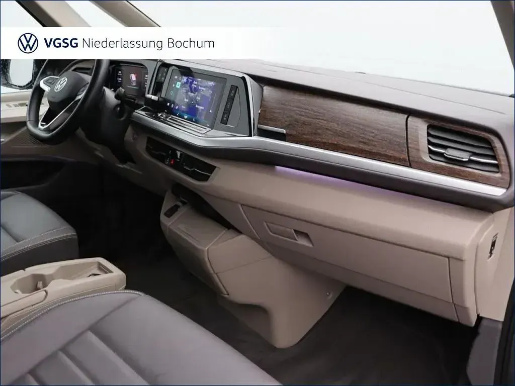 Second-hand VW Multivan Style 150 CP (110 kW) 2024 Gri Monovolum