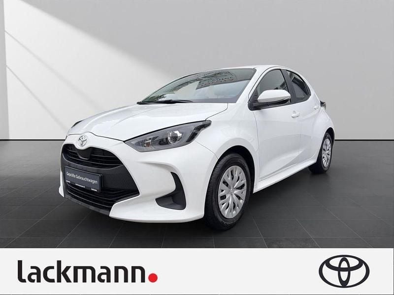 Weiß Gebraucht 2023 Toyota Yaris Comfort Kleinwagen | 15.690 € (Fairer Preis) - Bild 1/4