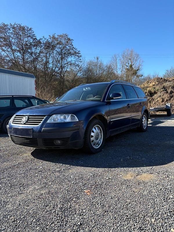 Gebraucht VW Passat Highline 131 PS (96 kW) 2004 Blau Kombi