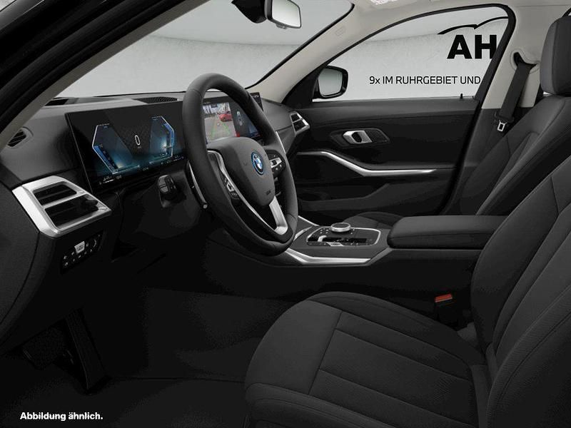 Neu BMW 320e Shadowline 204 PS (150 kW) 2026 Schwarz Kombi