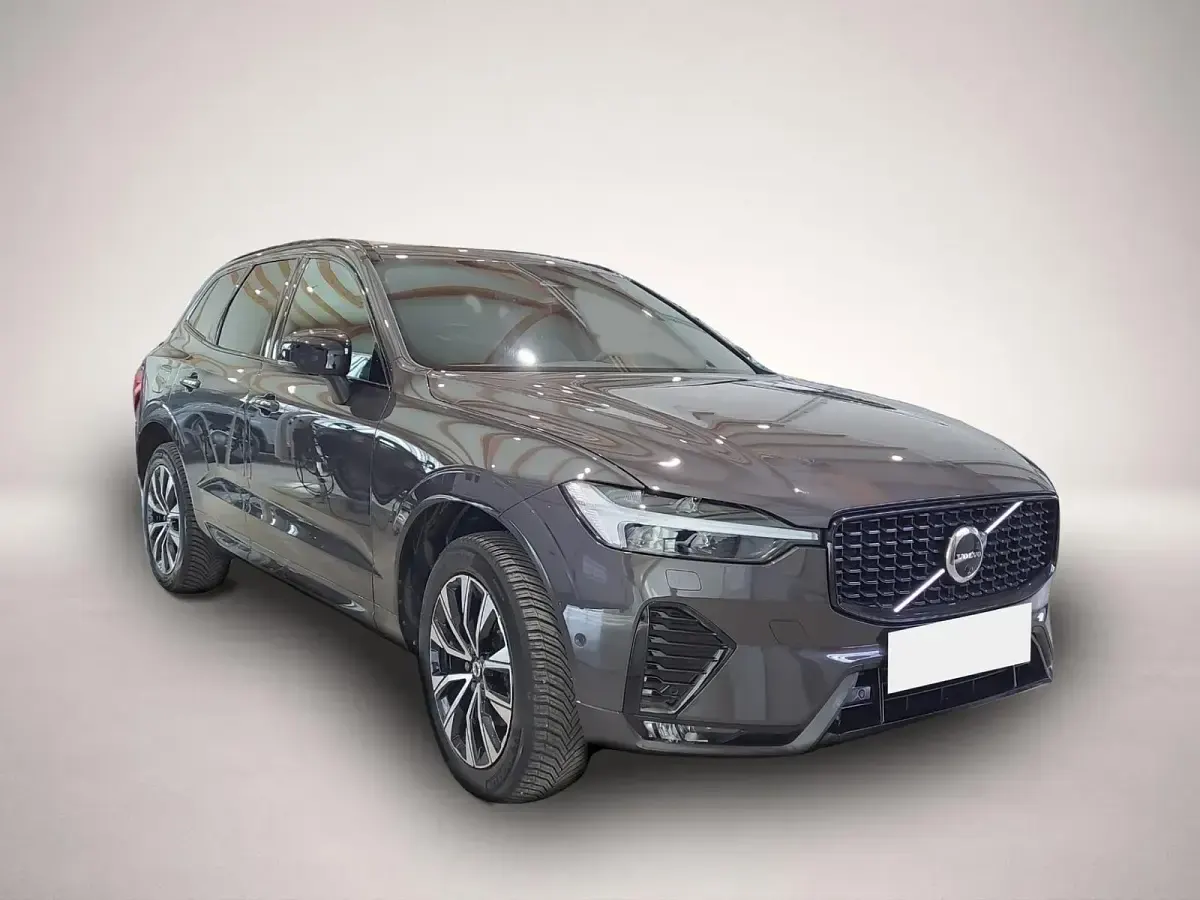 Gebraucht Volvo XC60 Plus 250 PS (183 kW) 2025 Manufacturer SUV