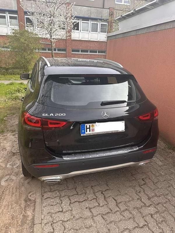 Gebraucht Mercedes GLA200 163 PS (119 kW) 2020 Schwarz SUV