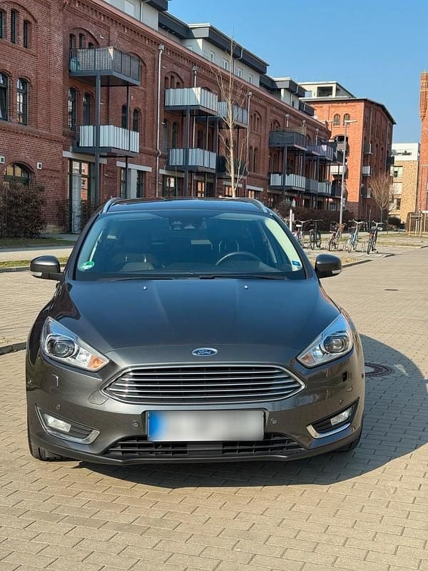 Gebraucht Ford Focus Titanium 120 PS (88 kW) 2014 Grau Kombi
