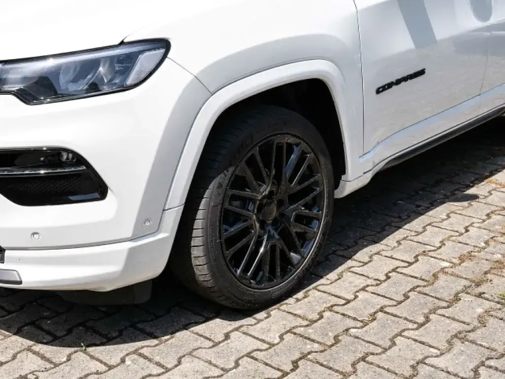 Gebraucht Jeep Compass 131 PS (96 kW) 2024 Weiß SUV