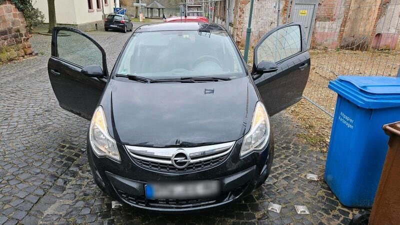 Schwarz Gebraucht 2013 Opel Corsa Edition Kleinwagen | 1.000 € (Superpreis) - Bild 1/4