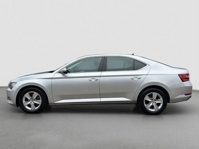 Gebraucht Skoda Superb Ambition 125 PS (91 kW) 2016 Silber Limousine