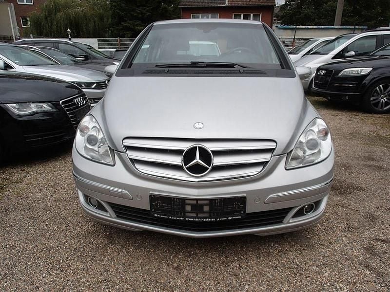 Silber Gebraucht 2007 Mercedes B170 Sport Van / Kleinbus | 7.290 € (Fairer Preis) - Bild 1/4