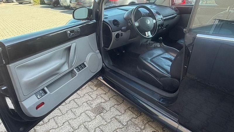 Gebraucht VW New Beetle 102 PS (75 kW) 2004 Schwarz Kleinwagen