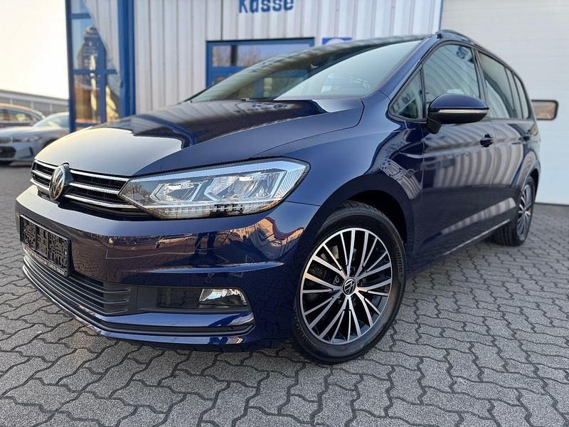 Usata VW Touran 150 CV (110 kW) 2024 Blu Monovolume