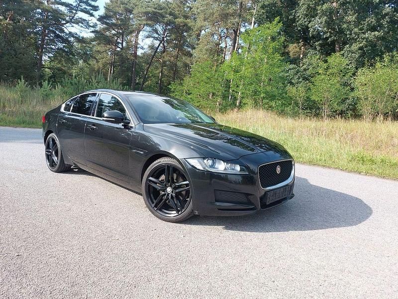 Gebraucht Jaguar XF Prestige 163 PS (119 kW) 2018 Schwarz Limousine