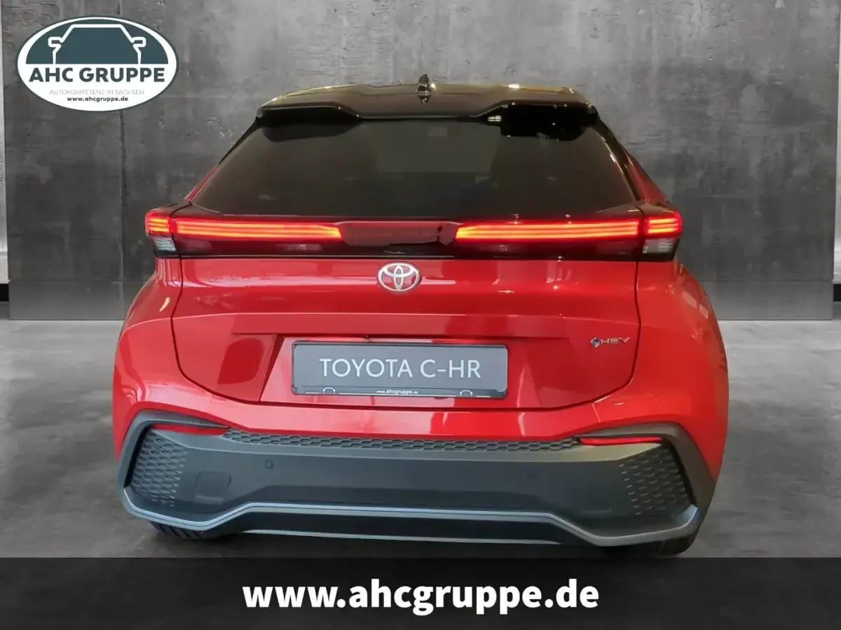 Neu Toyota C-HR 152 PS (111 kW) 2025 Rot SUV