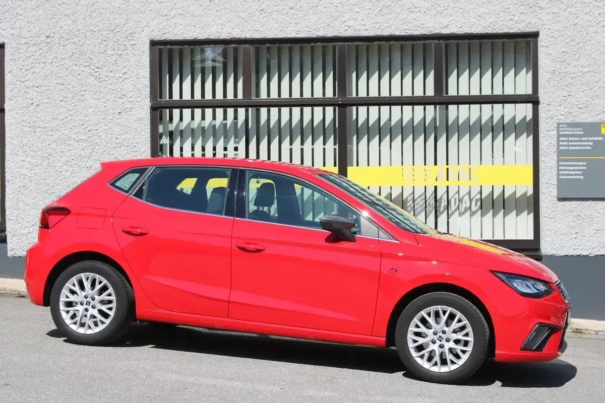 Gebraucht Seat Ibiza XCELLENCE 110 PS (80 kW) 2024 Rot Kleinwagen