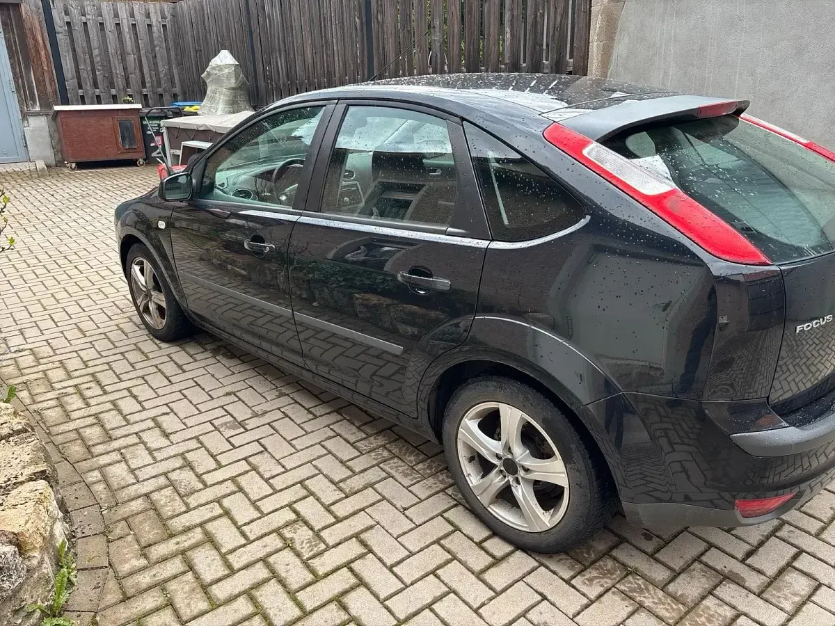 Gebraucht Ford Focus 115 PS (84 kW) 2006 Schwarz Kleinwagen