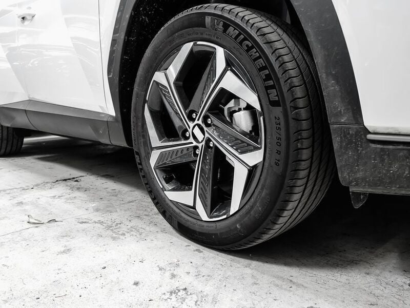 Gebraucht Hyundai Tucson Basis 265 PS (194 kW) 2023 Weiss SUV