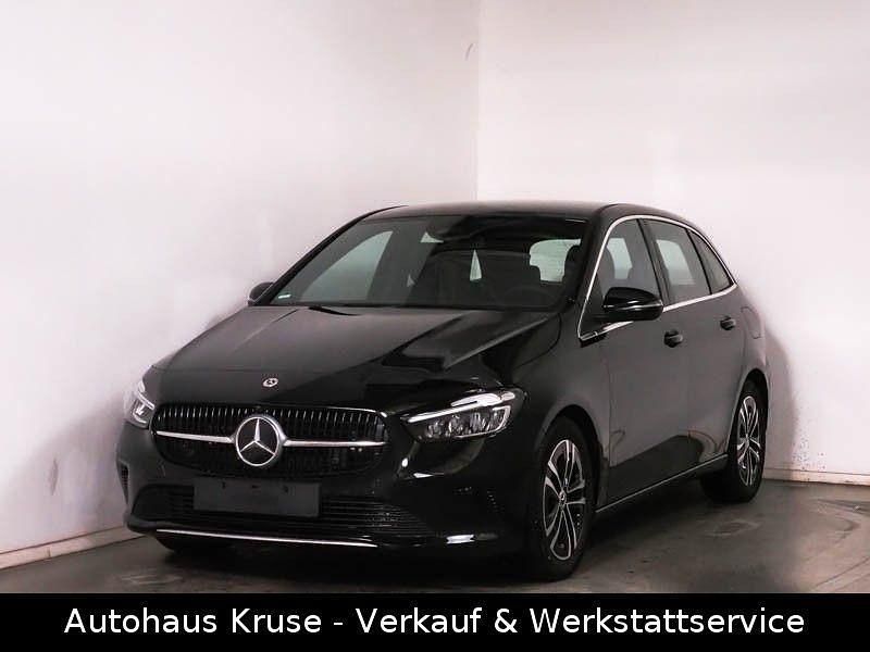 Schwarz Gebraucht 2024 Mercedes B200 Advanced Plus Van / Kleinbus | 31.950 € (Fairer Preis) - Bild 1/4