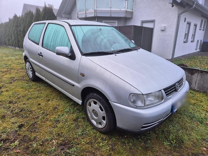 Silber Gebraucht 1999 VW Polo Kleinwagen | 1.300 € (Fairer Preis) - Bild 1/4