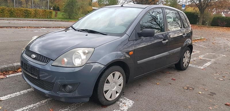 Blau Gebraucht 2006 Ford Fiesta Trend Kleinwagen | 1.750 € (Fairer Preis) - Bild 1/4