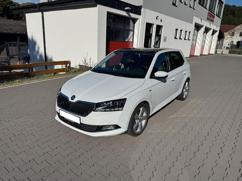 Weiß Gebraucht 2021 Skoda Fabia Clever Limousine | 12.300 € (Superpreis) - Bild 1/4
