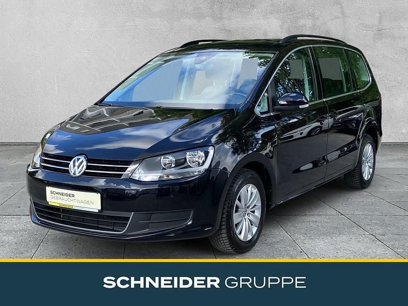 Deep black perleffekt Gebraucht 2022 VW Sharan Comfortline Van / Kleinbus | 29.890 € (Fairer Preis) - Bild 1/3