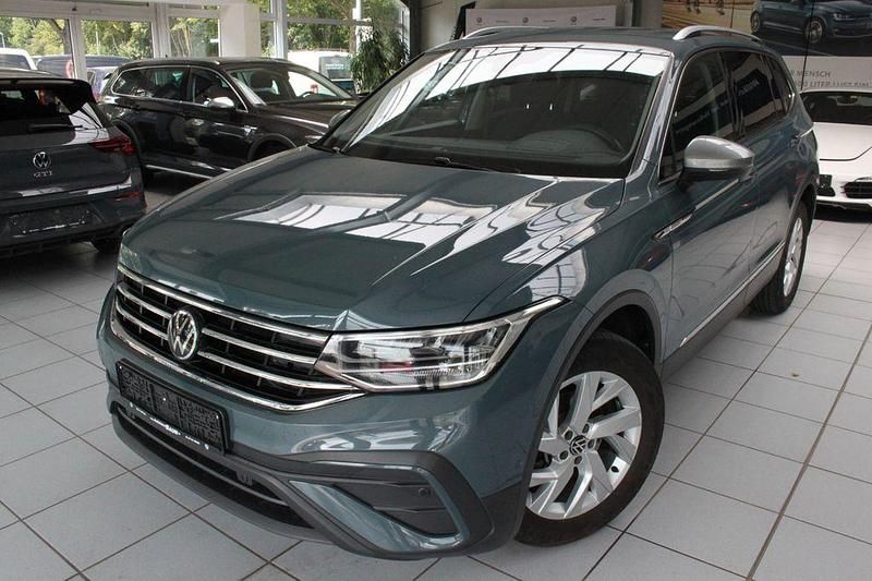 Blau Gebraucht 2022 VW Tiguan Allspace S SUV | 30.490 € (Superpreis) - Bild 1/4