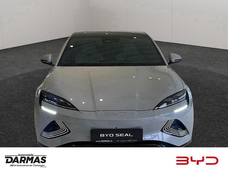 Neu BYD Seal Design 230 kW (313 PS) 2026 Grau Limousine