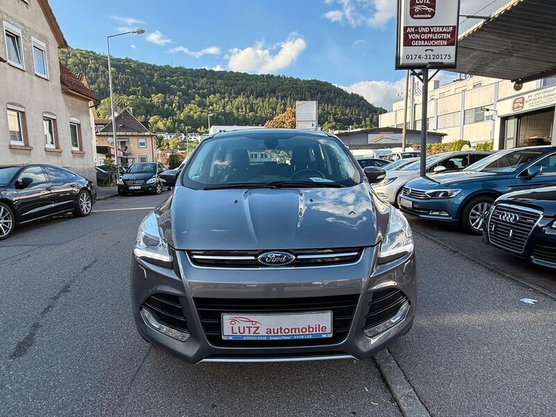 Grau Gebraucht 2014 Ford Kuga Titanium SUV | 9.850 € (Guter Preis) - Bild 1/4