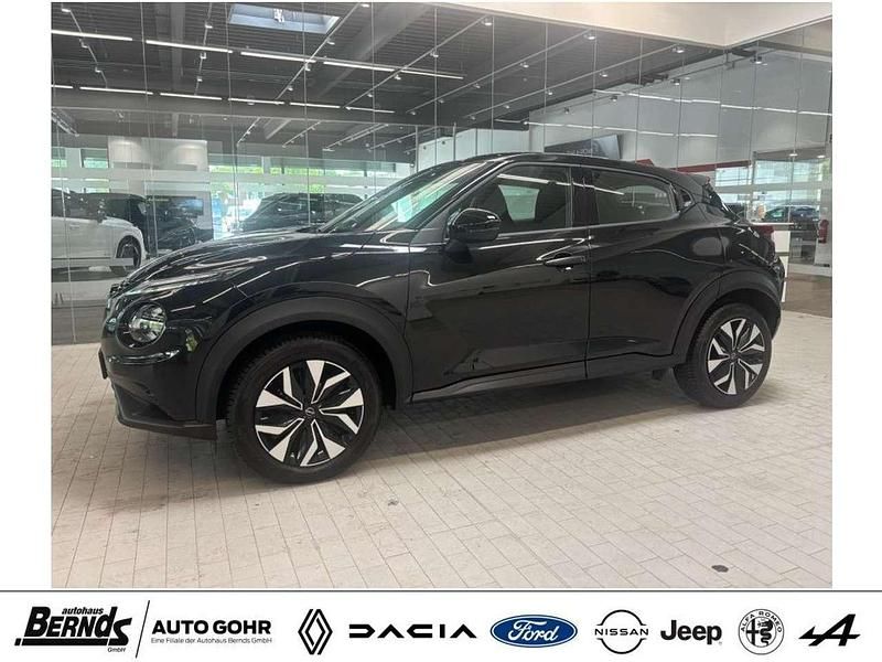 Pearl black perleffekt (gatg) Gebraucht 2024 Nissan Juke Acenta SUV | 19.570 € (Fairer Preis) - Bild 1/4
