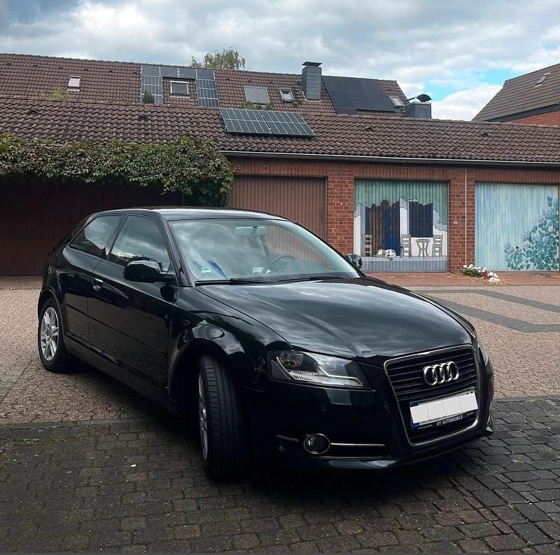 Schwarz Gebraucht 2011 Audi A3 Comfort Coupé | 5.300 € (Fairer Preis) - Bild 1/4