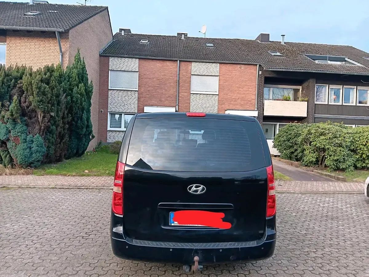 Gebraucht Hyundai H-1 170 PS (125 kW) 2008 Schwarz Van / Kleinbus
