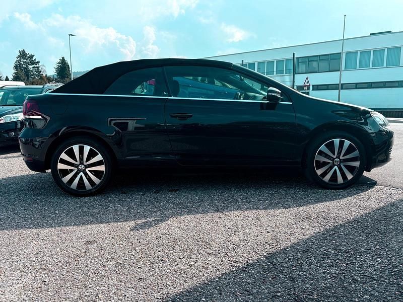 Gebraucht VW Golf Cabriolet S 105 PS (77 kW) 2012 Deep black perleffekt Cabrio