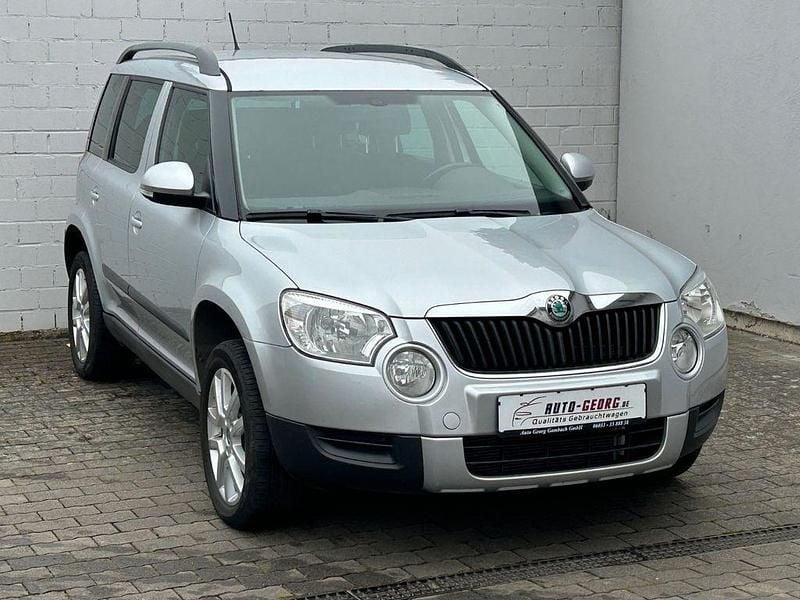 Silber Gebraucht 2012 Skoda Yeti Plus Edition SUV | 8.999 € (Etwas zu teuer) - Bild 1/4