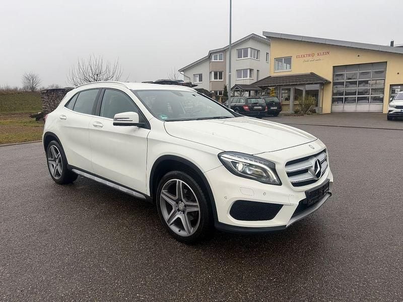 Gebraucht Mercedes GLA200 AMG 156 PS (114 kW) 2015 Weiß SUV