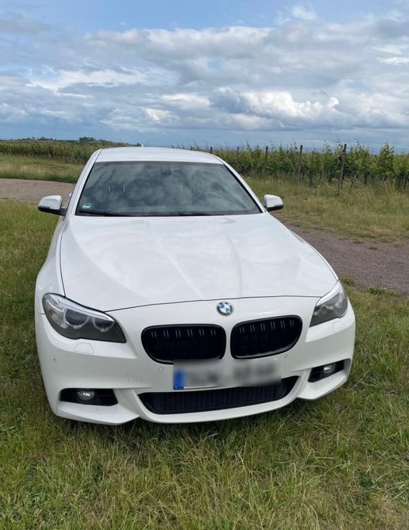 Weiß Gebraucht 2014 BMW 530 Comfort Edition Kombi | 11.999 € (Fairer Preis) - Bild 1/4