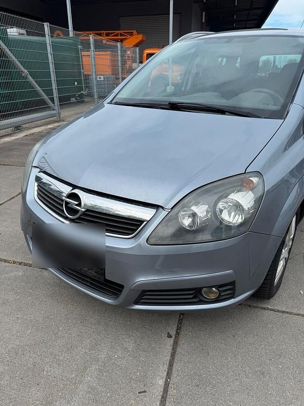 Grau Gebraucht 2005 Opel Zafira Van / Kleinbus | 1.300 € (Guter Preis) - Bild 1/4