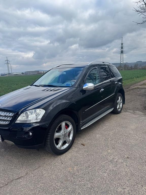 Gebraucht Mercedes ML280 190 PS (139 kW) 2008 Schwarz SUV