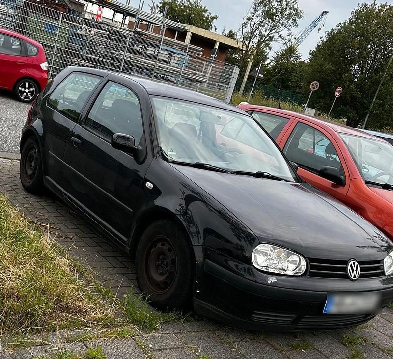 Grau Gebraucht 2002 VW Golf IV Limousine | 500 € (Superpreis) - Bild 1/4